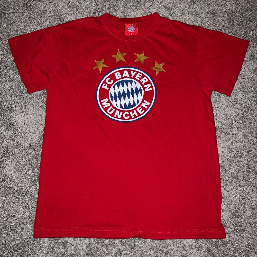 Men's Official Bayern Munich Munchen Original Red Adult Small Short Sleeve Shirt